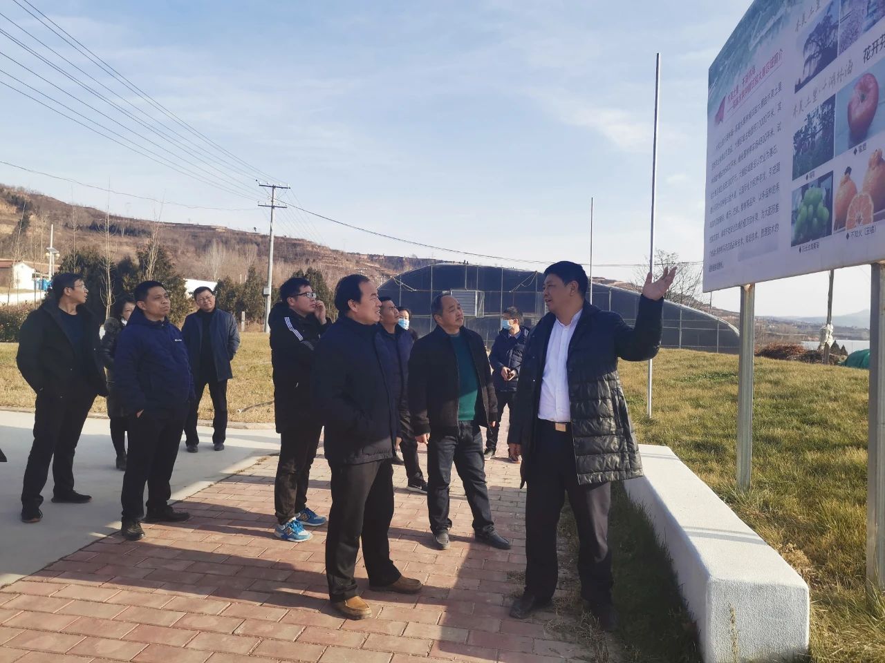 陕西省科技重大专项《苹果优质新品种选育及新优品种示范应用》项目启动会顺利召开